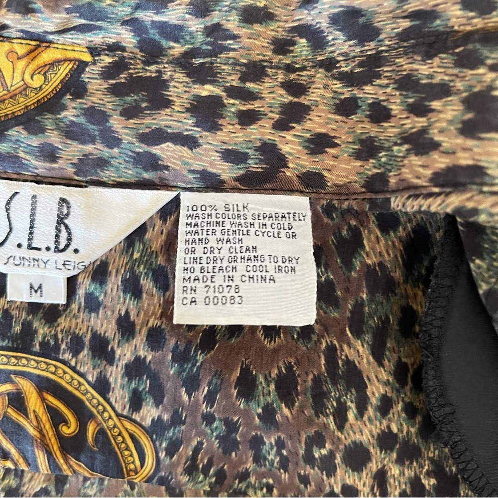 Sunny Leigh Vintage Baroque Animal Print 100% Silk Button  Blouse Sz Med - Picture 7 of 10